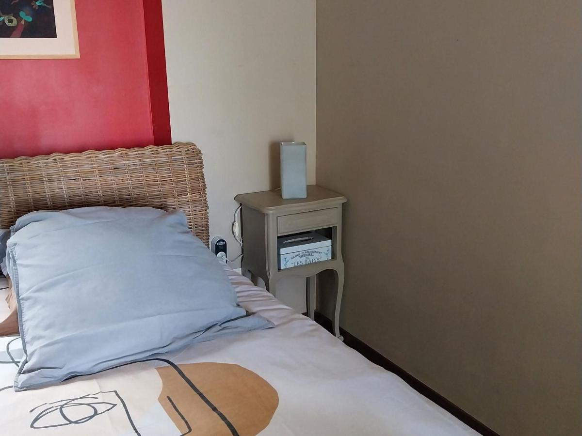 Gîte Courgenard, 1 pièce, 2 personnes - FR-1-410-338 Extérieur photo